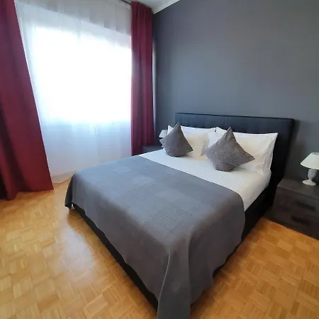 Bed & Breakfast Theatrum